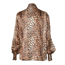 Load image into Gallery viewer, Balloon sleeve shirt - Leopard print silk
